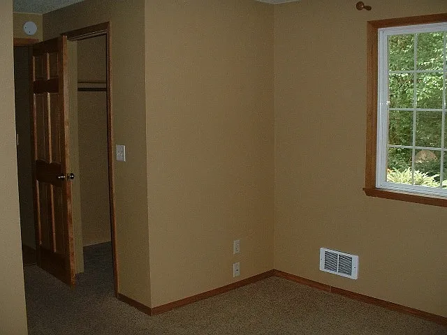 14214 Hollyburn Ln NW — Photo 4
