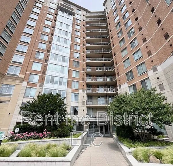 555 Massachusetts Ave NW #301 — Photo 1