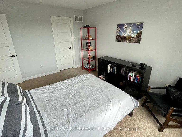 165 Hampshire Way #152 — Photo 13