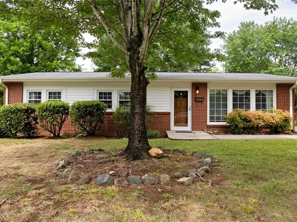 731 Oakgrove Dr, Graham, NC 27253