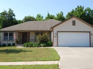1400 Cotton Wood Ave, Pleasant Hill, MO 64080