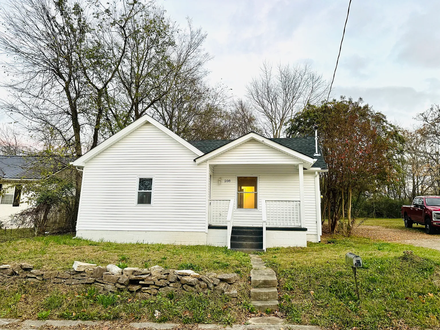 2 bed, 901 sqft, $1,450 — Photo 1