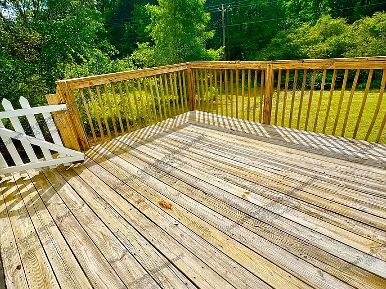 311 Lakeside Dr — Photo 10