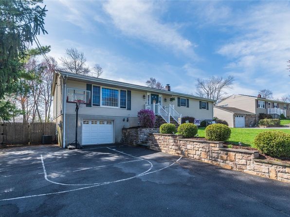 13 Tulip Lane, Monroe, NY 10950