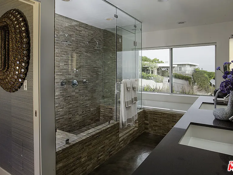 1409 Lachman Ln — Photo 28
