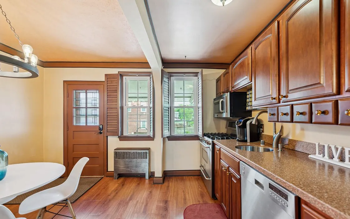 2 bed, 1275 sqft, $1,800 — Photo 4