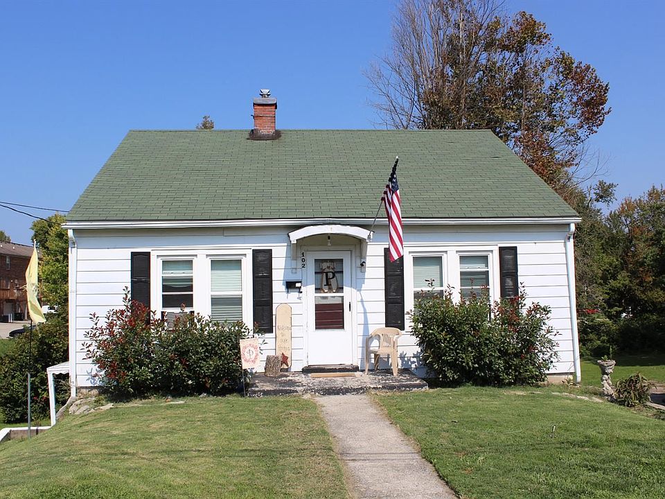 1st image of 102 N Poplar St