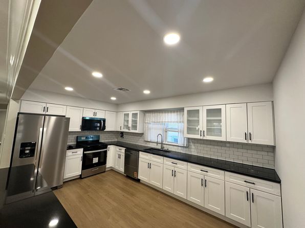 21 Lincoln Pkwy Floor 2