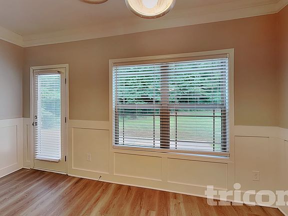 4th image of 821 Crescent Way