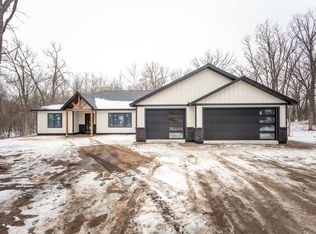 1714 S Le Homme Dieu Dr NE, Alexandria, MN 56308
