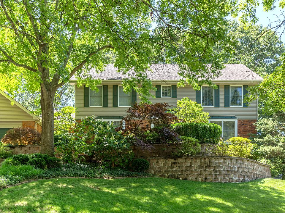 1st image of 843 Minarca Dr