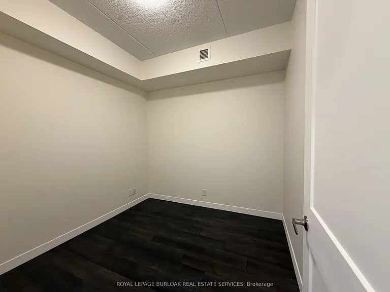 15 Queen St S #701 — Photo 12