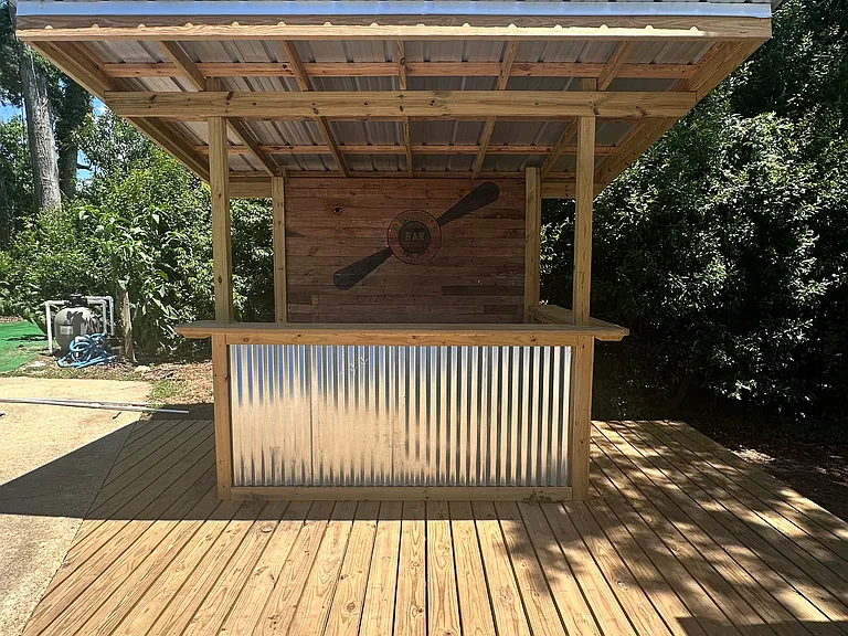 2030 Harold Ct — Photo 3