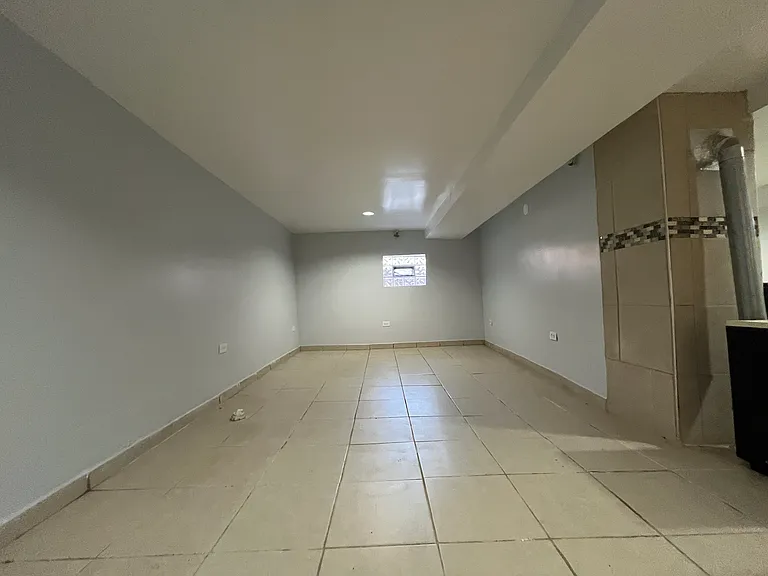 1167 W 19th St #BASEMENT — Photo 1