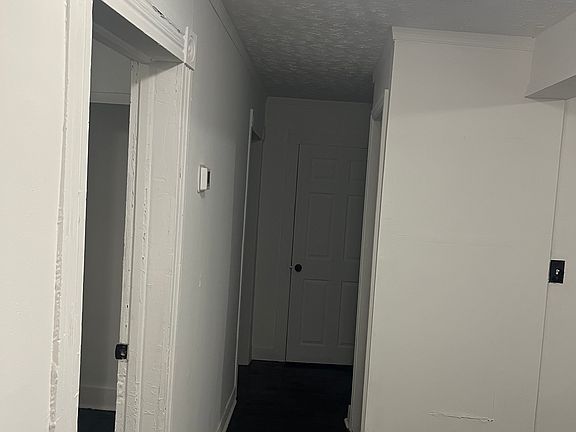 2nd image of 324 Mistletoe St