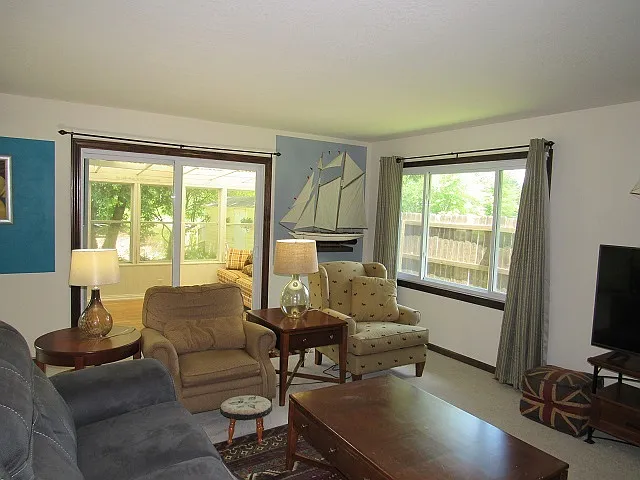 167 Ann Ct — Photo 8