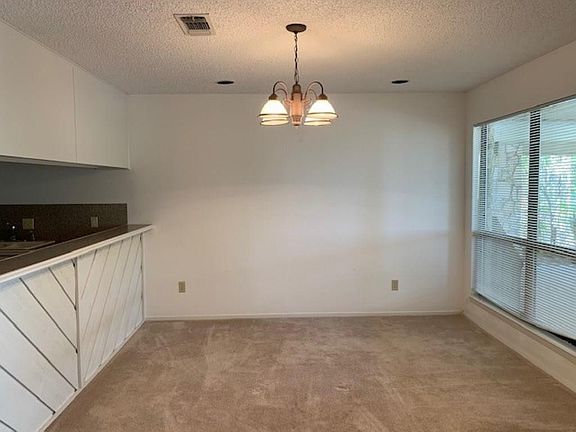 4th image of 501 Highlands Blvd N #19