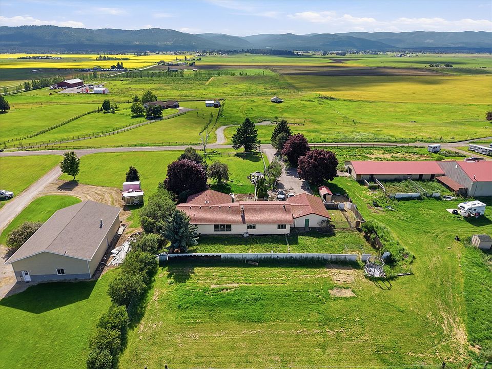1st image of 605 Farm View Ln