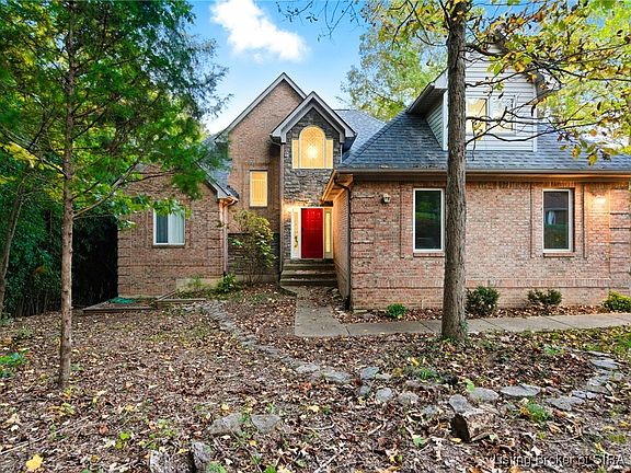 2nd image of 1001 Oakland Drive