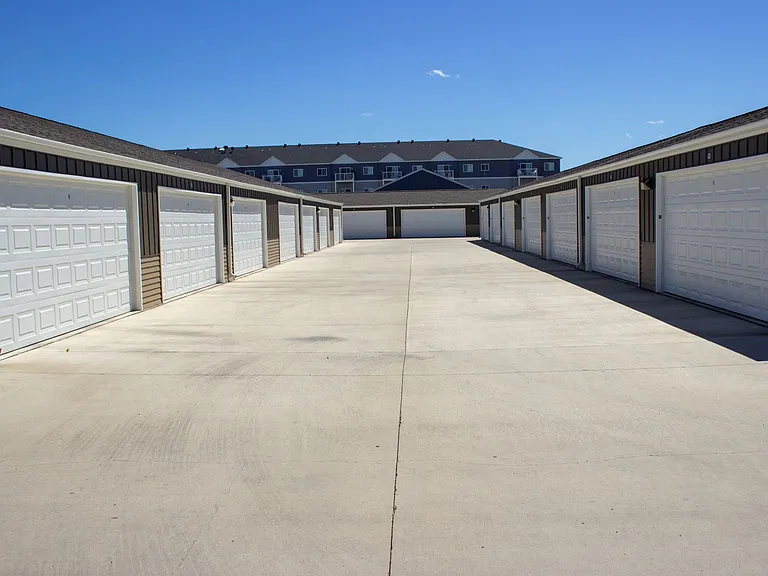 Pinecrest Apartment Homes — Photo 36