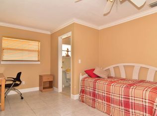 2303 Bayshore Dr, Belleair Beach, FL 33786