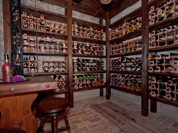 600 Bottle Wine Cellar