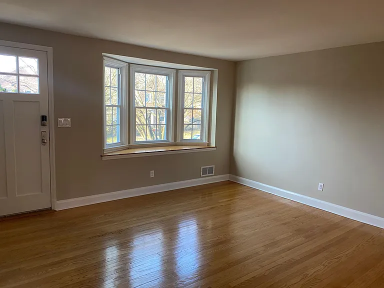 211 Stanmore Rd — Photo 4