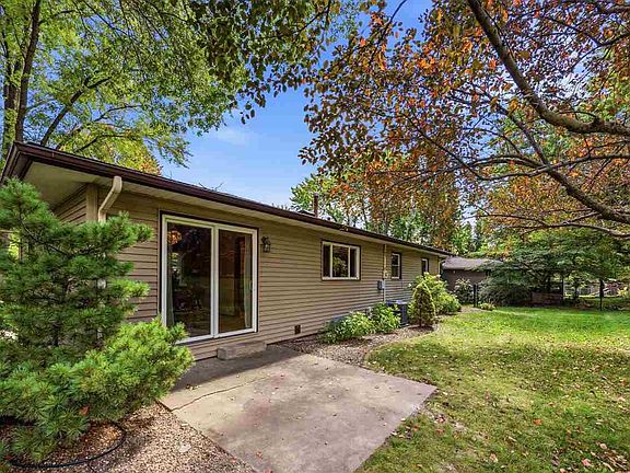 3rd image of 125 Potomac Dr