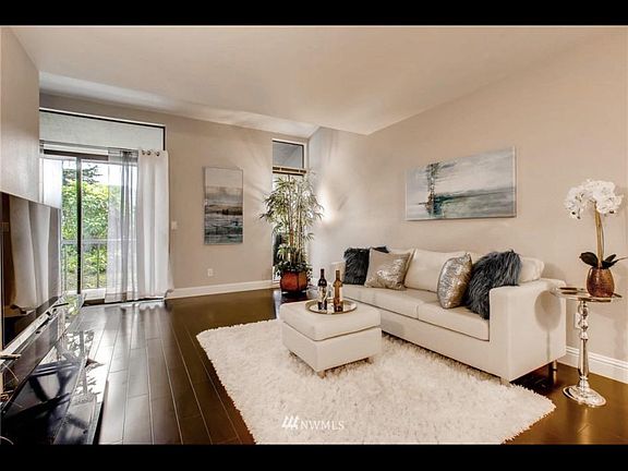 2nd image of 13932 NE 60th St APT 148