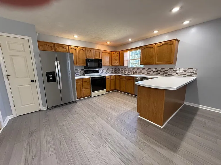 500 Clifton Ct — Photo 5