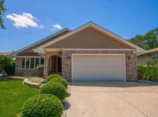 6537 Crescent Ct, Oak Lawn, IL 60453