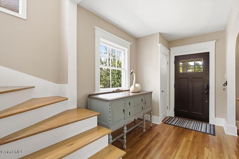 4th image of 809 Wright Avenue