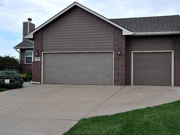 2nd image of 2530 N Woodridge St
