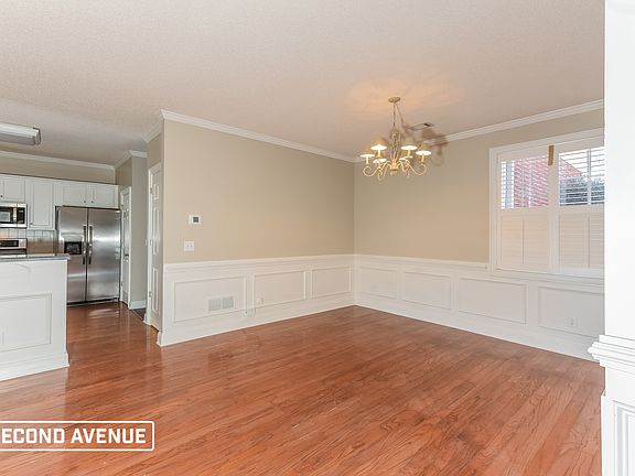4th image of 2112 Highland Club Dr SE