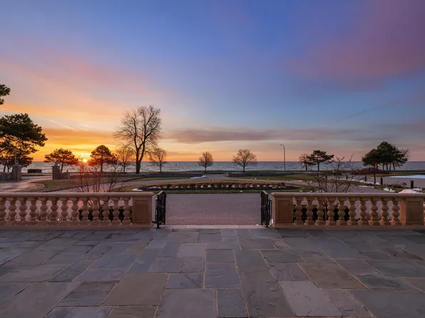 505 Lake Shore Dr, Grosse Pointe, MI 48236