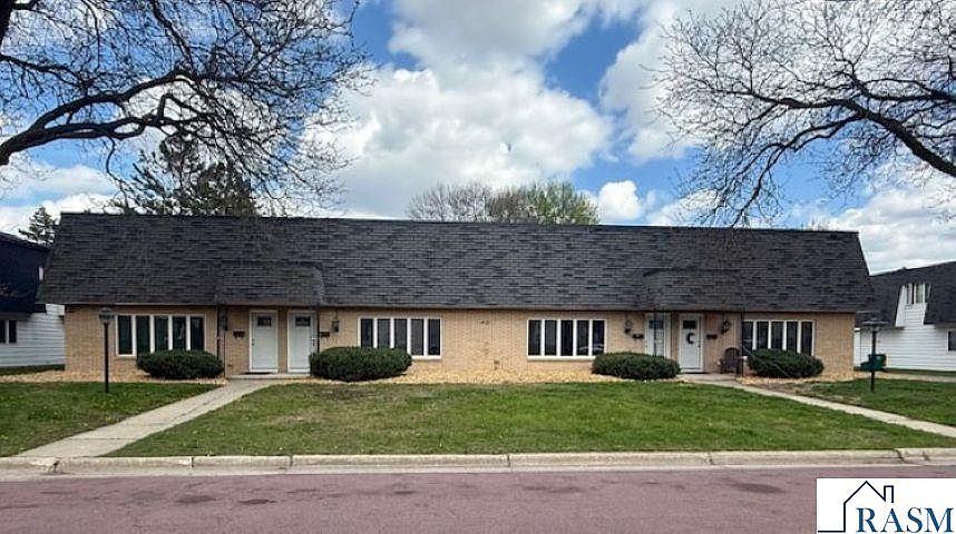 1st image of 412 Holly Ln