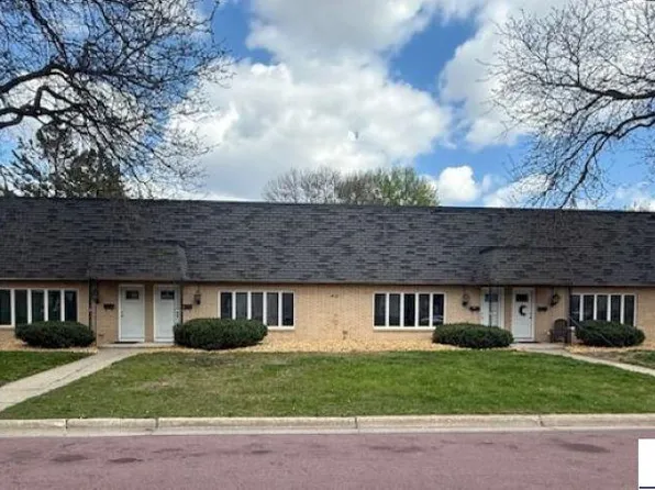 412 Holly Ln, Mankato, MN 56001