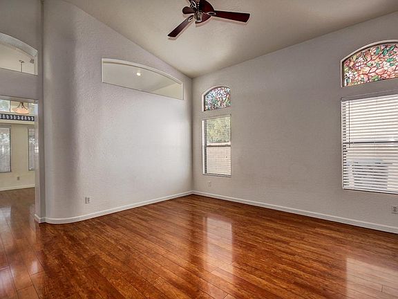 4th image of 1702 N 105th Dr
