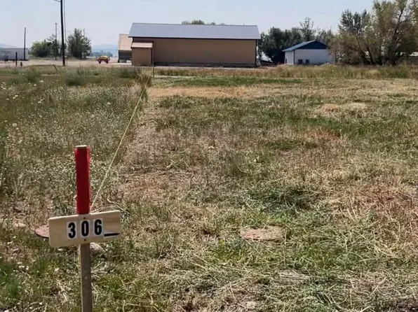 306 W Garnet Ave, Fairfield, ID 83327