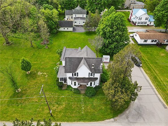 2nd image of 27 Academy St