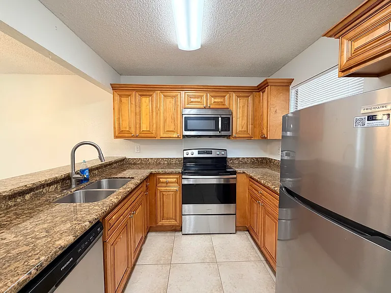 1541 Windorah Way #E — Photo 3