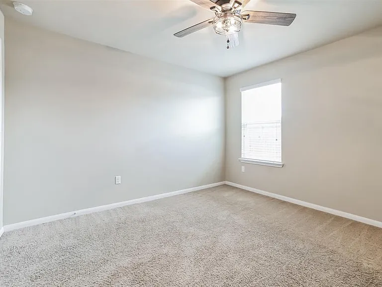 101 Acadia Cv — Photo 9