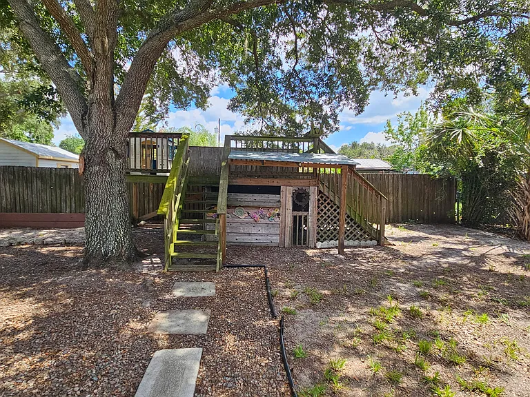 11127 Stafford Ln — Photo 14