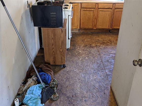 5th image of 3252 Oscar Ave