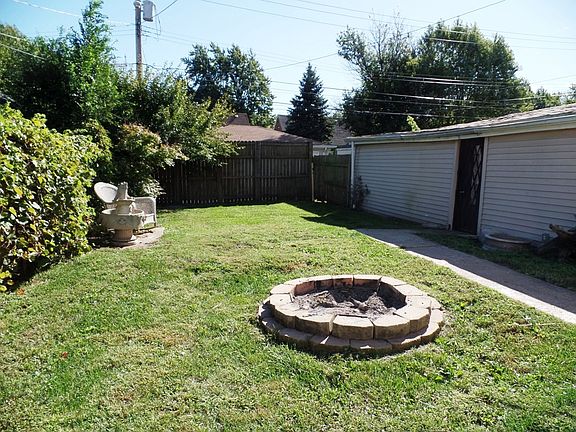 3rd image of 6729 Schneider Ave
