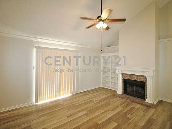 2nd image of 605 McMackin St