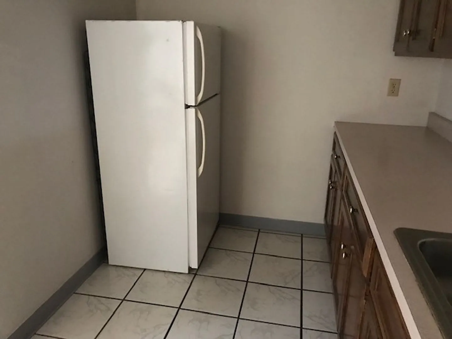 X-Large One Bedroom ground level apartment in Evans City area — Photo 4