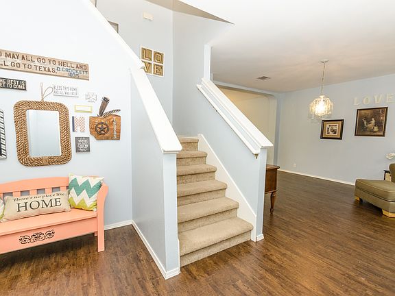 3rd image of 2803 Encino Frst