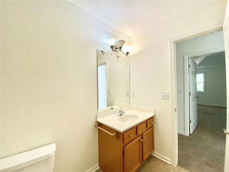 640 Suwanee Lakes Cir — Photo 25