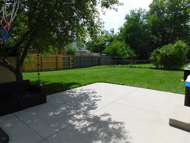 2208 Niagara Dr — Photo 16
